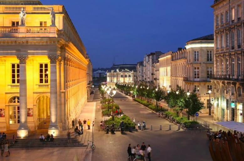 Guestready - Sunny Attic Apt Near Grand Theatre Bordeaux Dış mekan fotoğraf